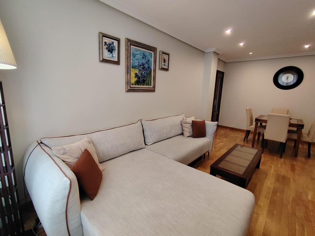 Avello Oviedo Con Parking Apartment Екстериор снимка