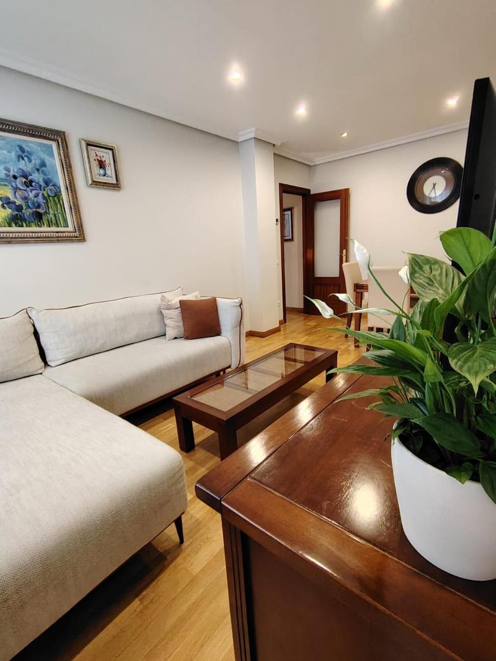 Avello Oviedo Con Parking Apartment Екстериор снимка